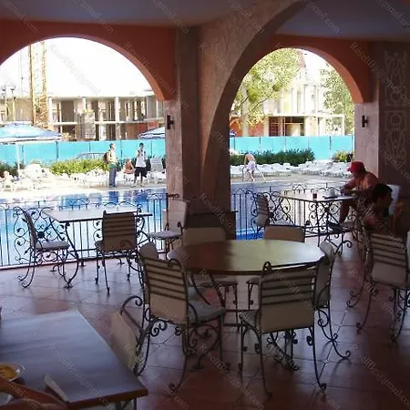 Palazzo מלון דירות 4*